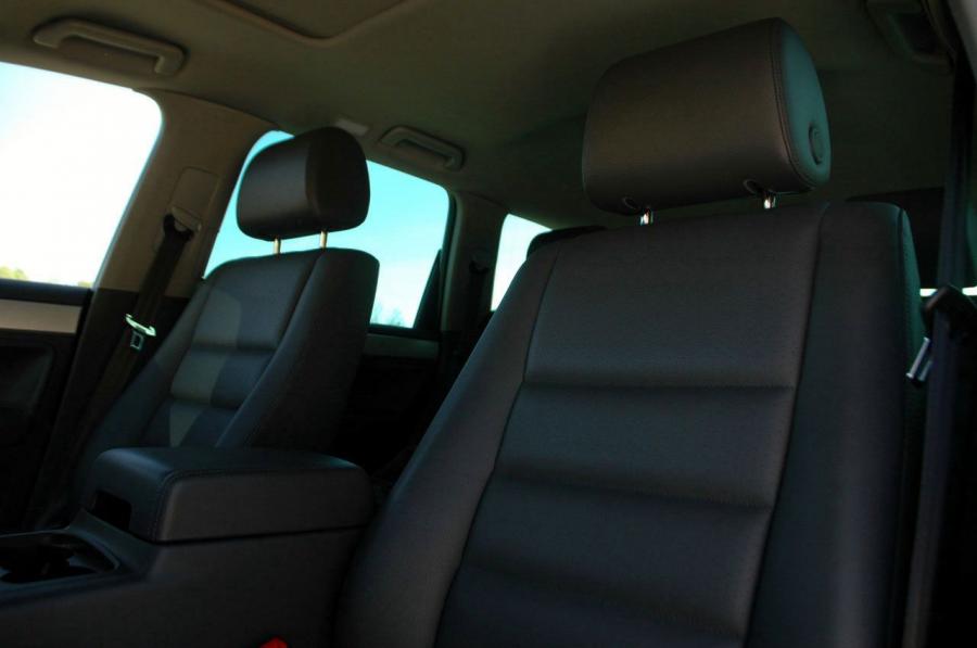  Volkswagen Touareg V6 TDi 2009 года  (фото 18 из 24)